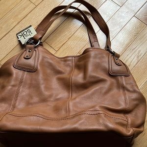 The Sac cognac Shoulder Bag
